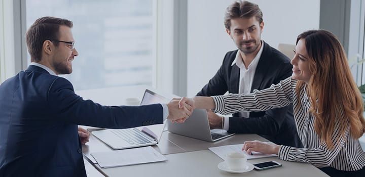 fieldengineer.com | How to Choose Between Two Job Offers? Tips to Help You Decide the Right Opportunity