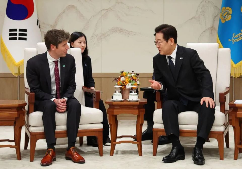 世界苦茶10月02日新闻 | 40条 | 中国海警黄岩岛升旗仪式