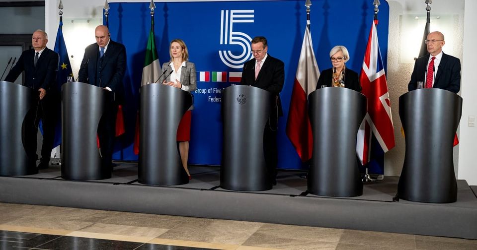 世界苦茶11月15日新闻 | 46条 | 特朗普首次对台军售引发不满