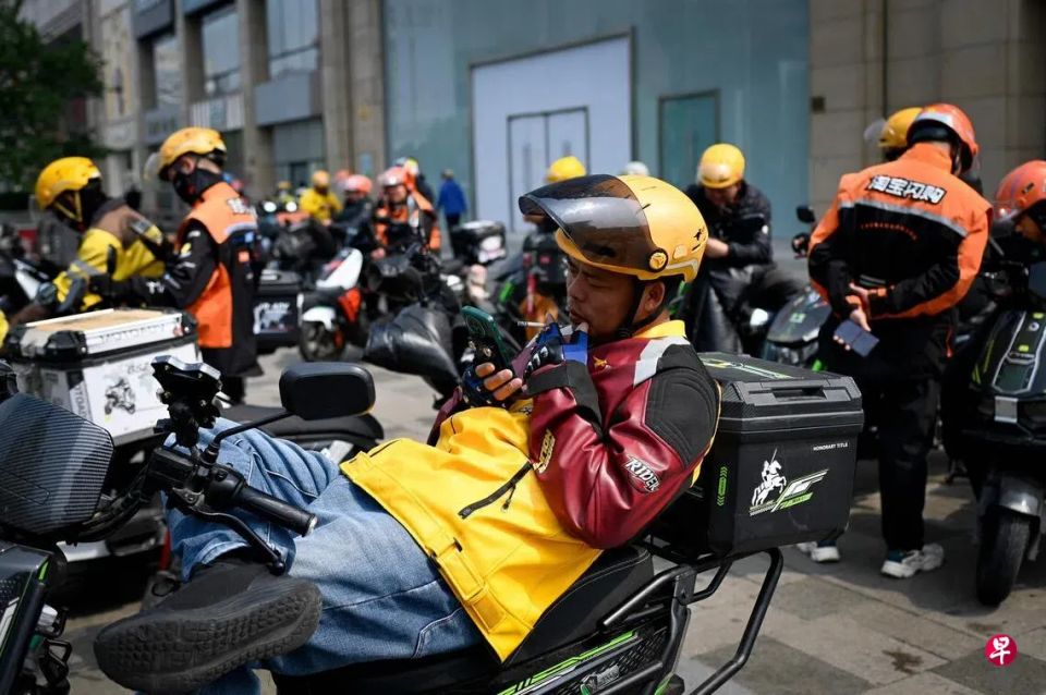 世界苦茶04月18日新闻 | 51条 | 伊朗开放霍尔木兹海峡油价暴跌