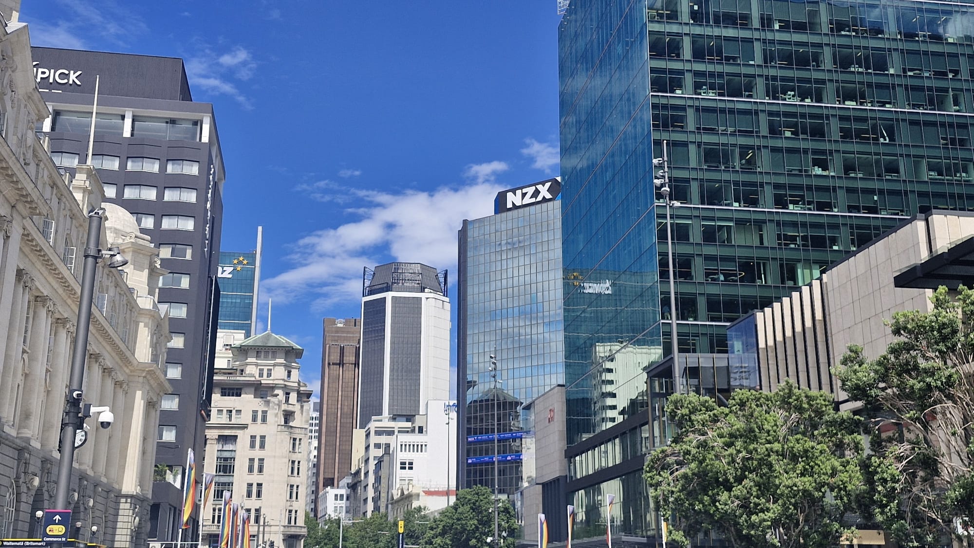 Heartland stumbles on bad debts, leads NZX50 lower