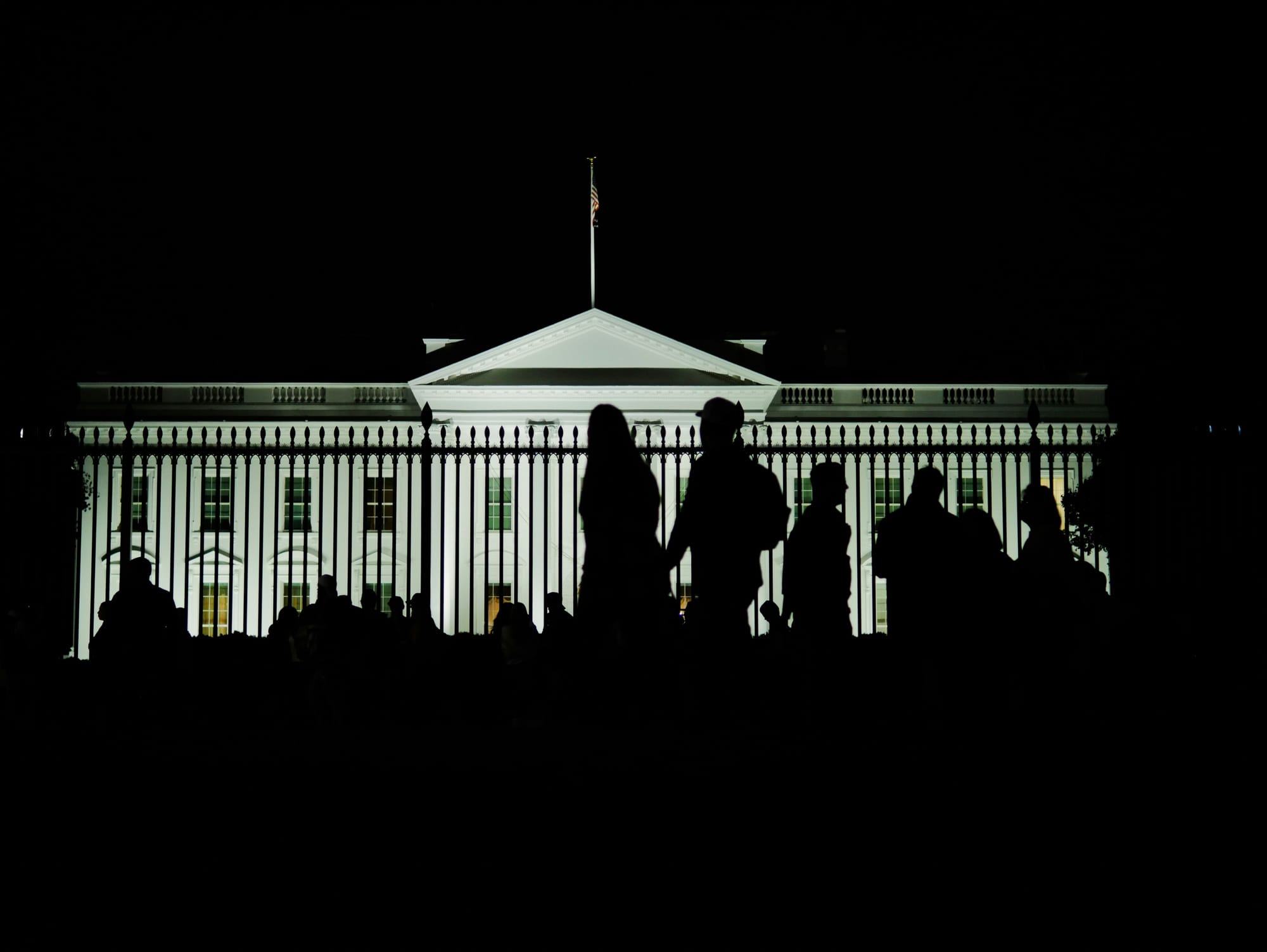 White House-Fed tensions mount ahead of Easter break