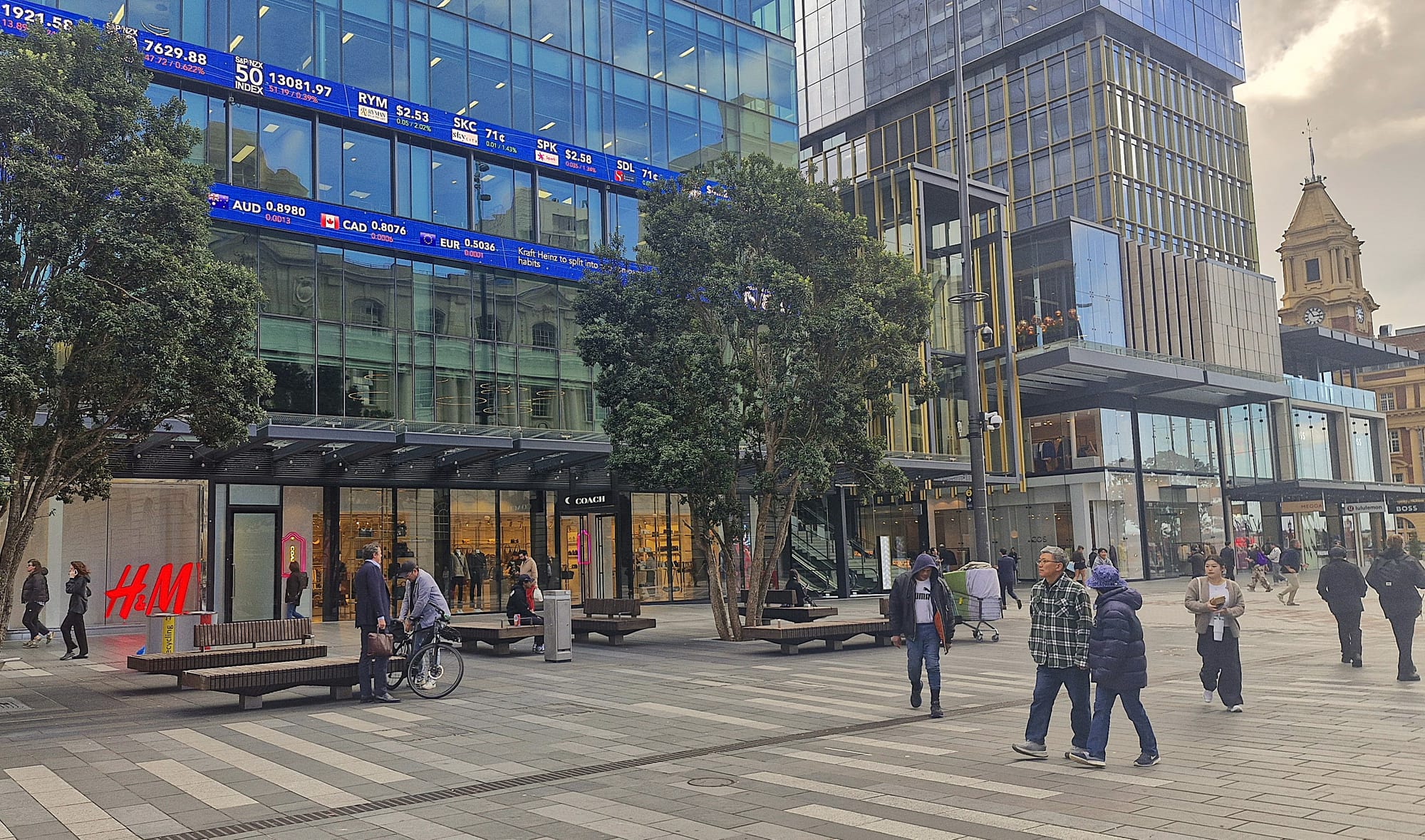 Aussie banks weigh on NZX, ASX as bond yields creep higher; Mercury sheds dividend