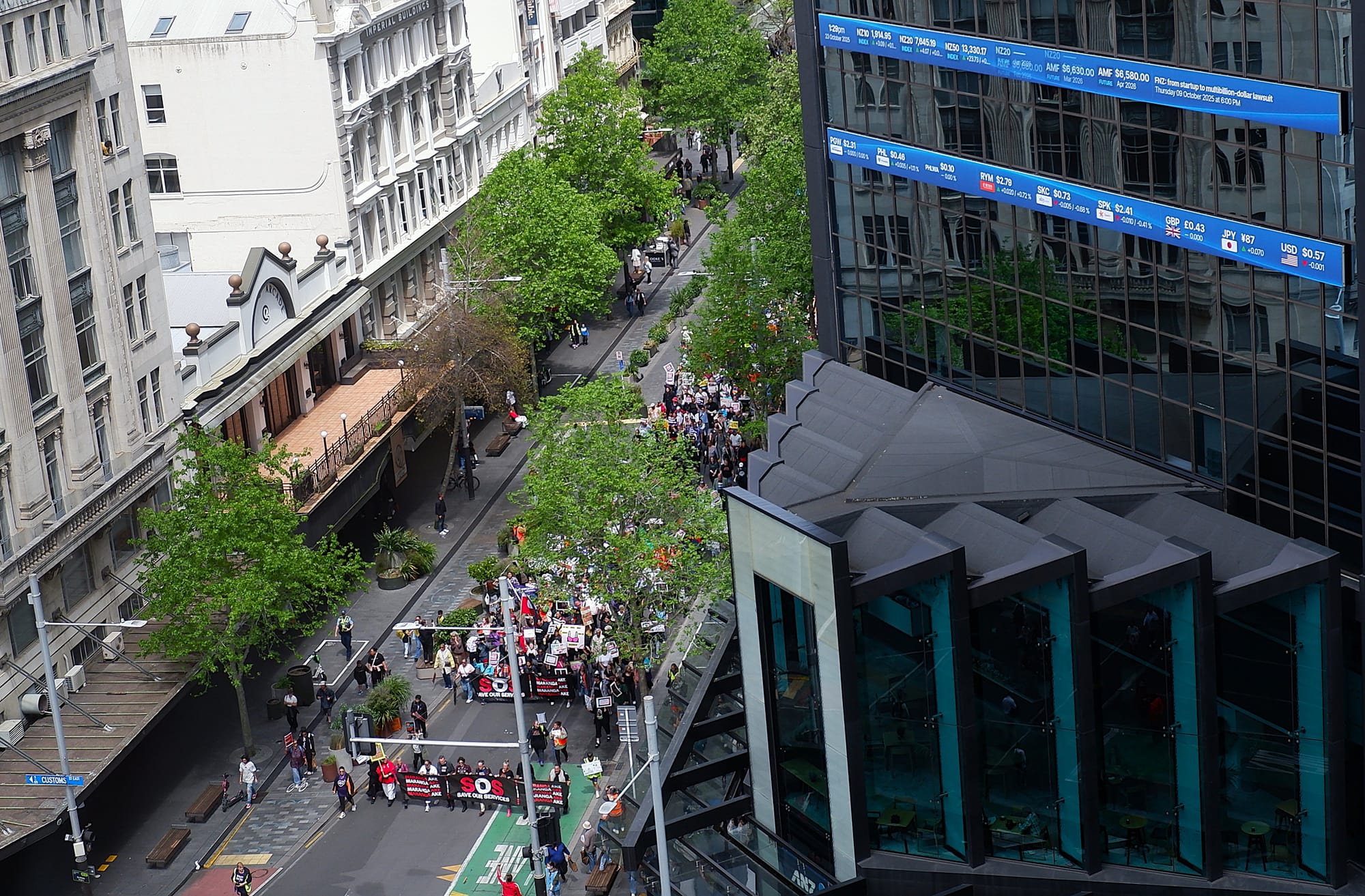 Vista shrugs off soft box office, leads NZX50 higher