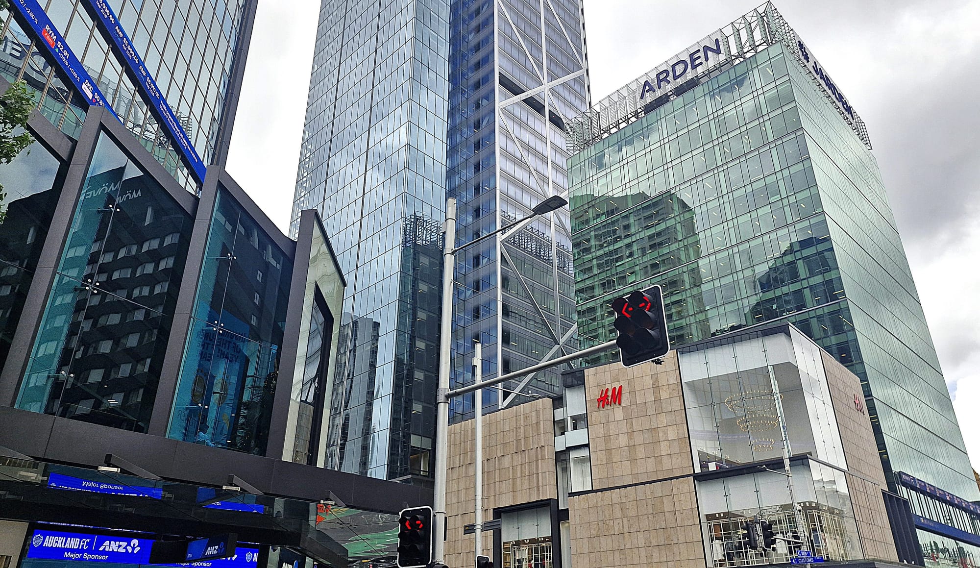 NZX50 dips ahead of RBNZ rate review, F&P earnings