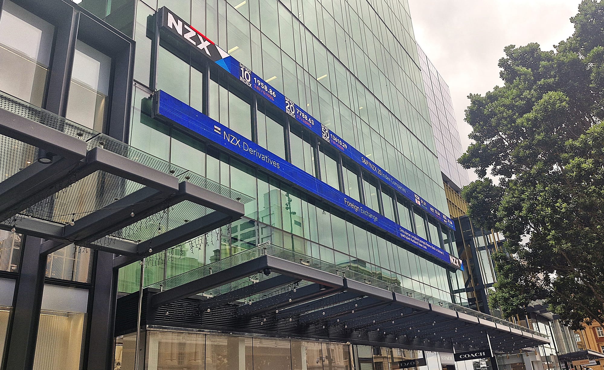 Vital Healthcare returns from placement to lead NZX50 lower; Comvita sinks