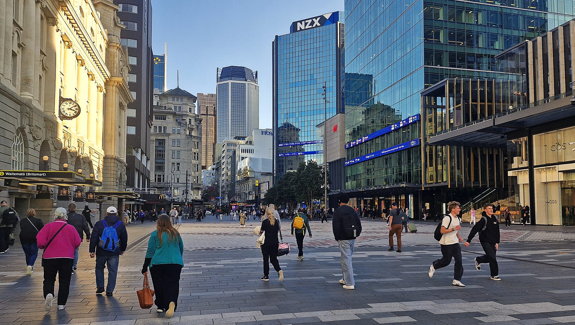 Thin summer trading sees NZX50 dip; business confidence on the mend
