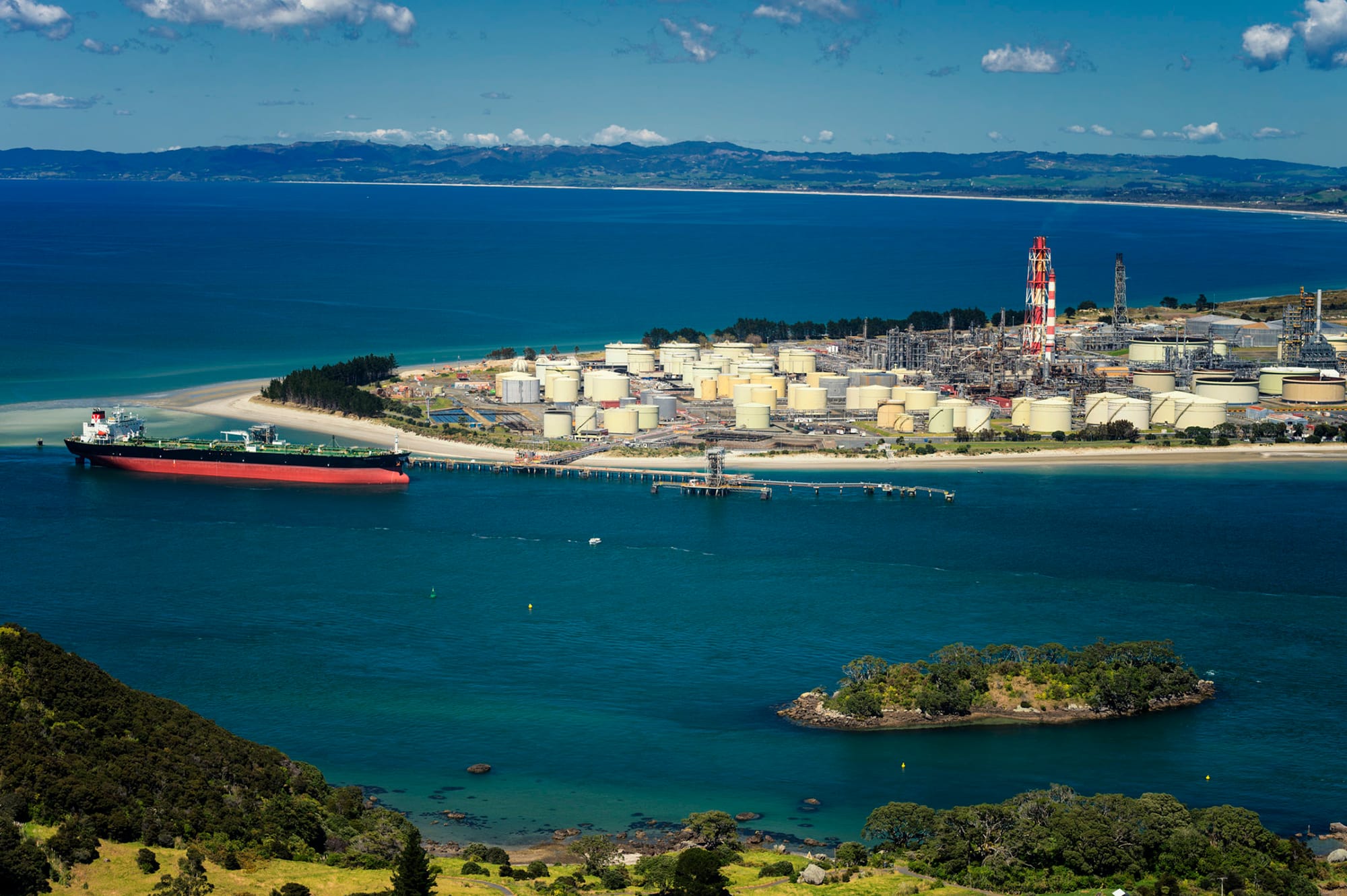 NZX50 sinks as Iran jitters send oil back over US$100/bbl