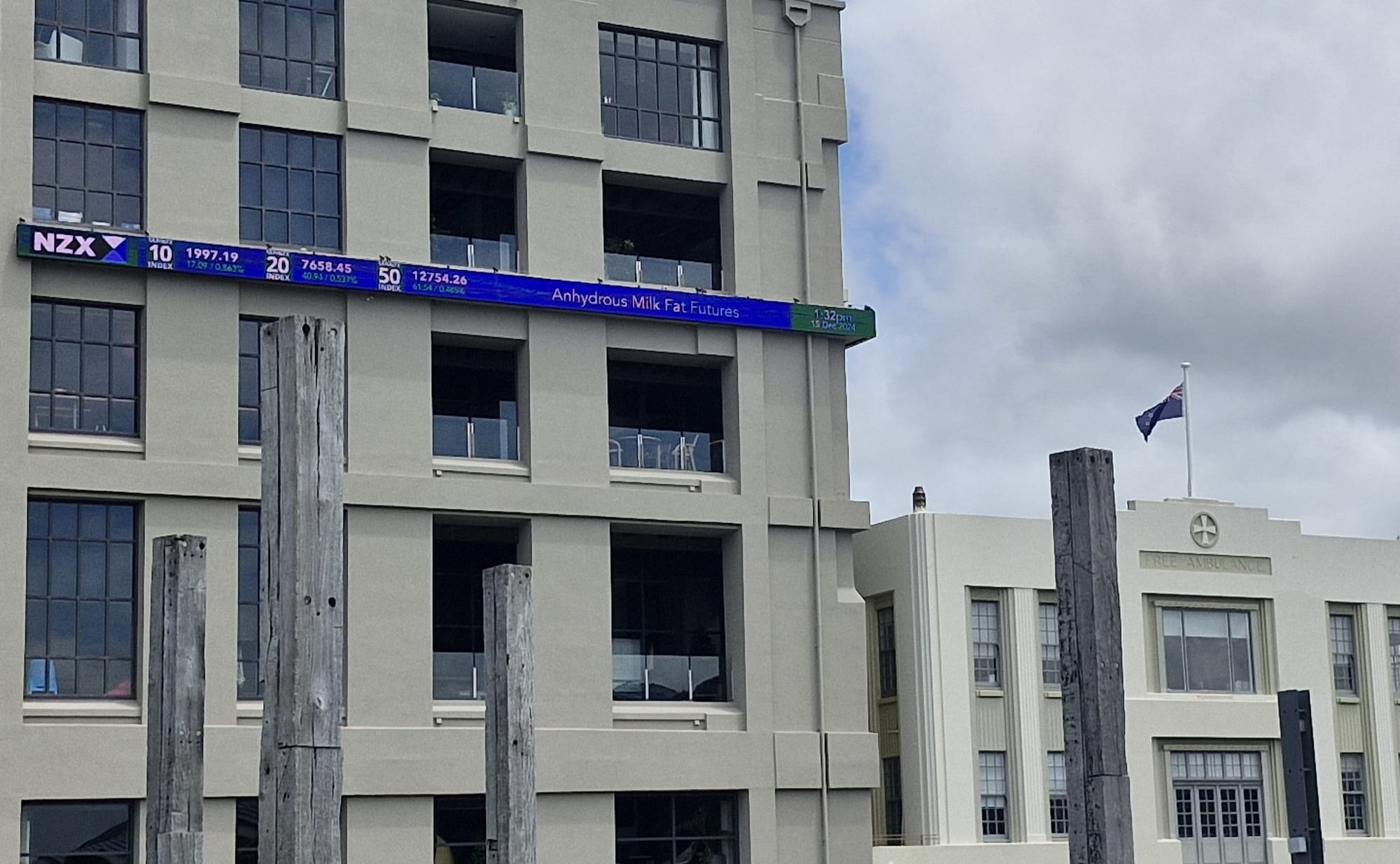 NZX 50 snaps three-day rally as heavyweights drag