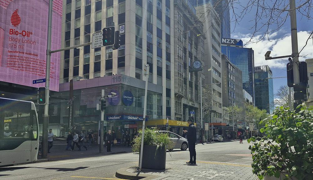 NZX50 eyes 2021 peak as RBNZ delivers upsized rate cut post image
