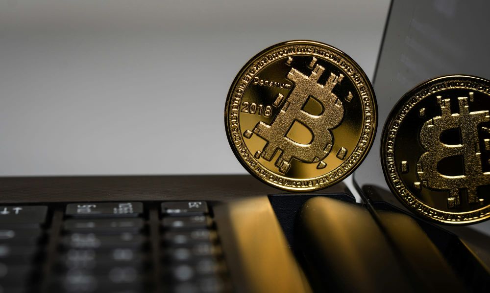Crypto slump saps sentiment as Wall St stumbles post image