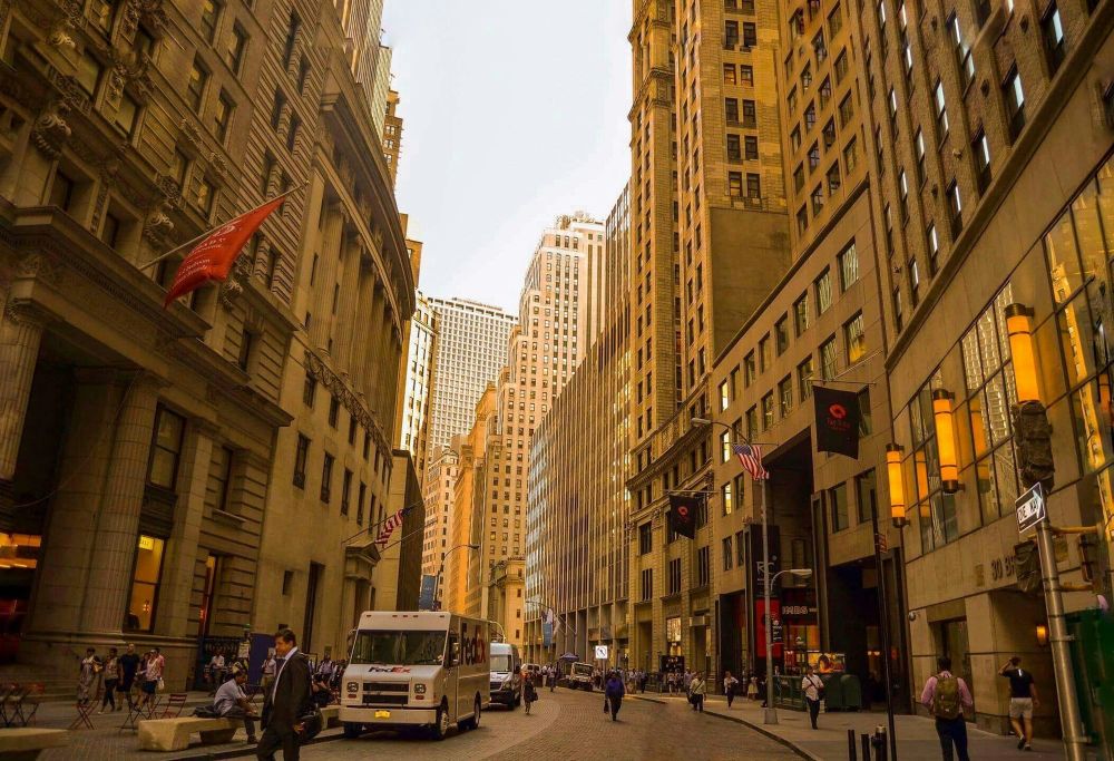 US megabanks post records as tame inflation cools Fed hike bets post image