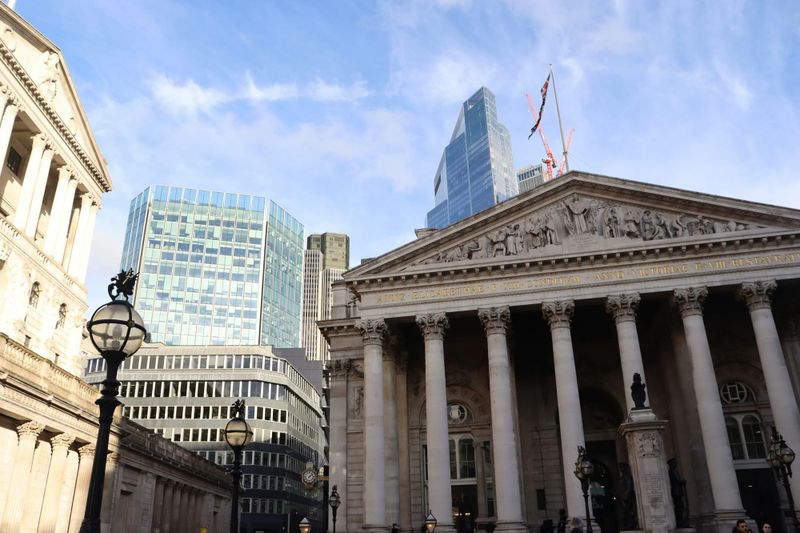 Central banks left pondering Trump 2.0 tariffs post image