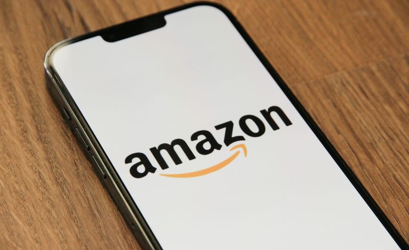 Amazon attracts White House grizzles; Wall Street extends rally post image
