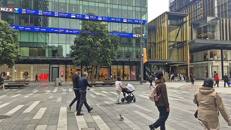 NZX50 declines as tech stocks weigh across Asia; stalling gold price slaps miners post image