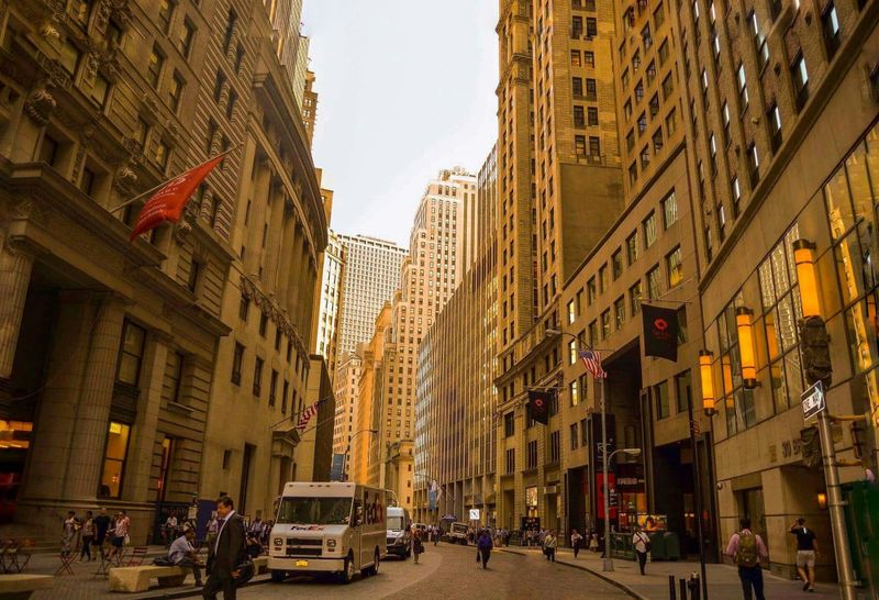 Wall St bounces back as Trump dials down China talk post image