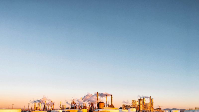 US military deployment to Iran keeps markets on edge; Vector earnings loom post image