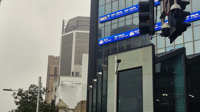 NZX50 falls for third day as Asian markets kick back into life post image