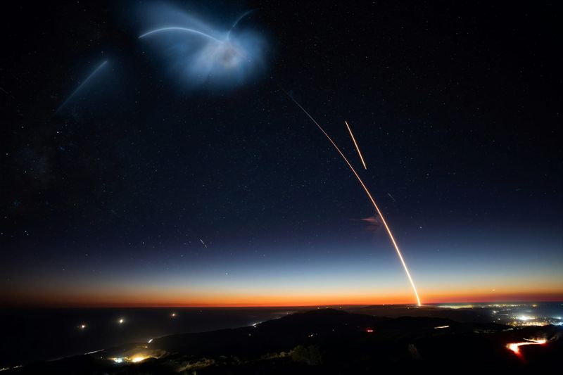 Sharesies brigade dials down Rocket Lab holdings ahead of SpaceX IPO post image