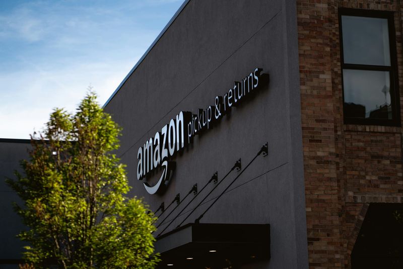 Amazon joins US$3 trn market cap club as cheaper oil buoys markets post image