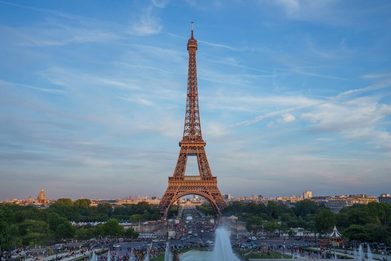 US tech stocks recover; France’s CAC 40 tumbles amid local unrest post image