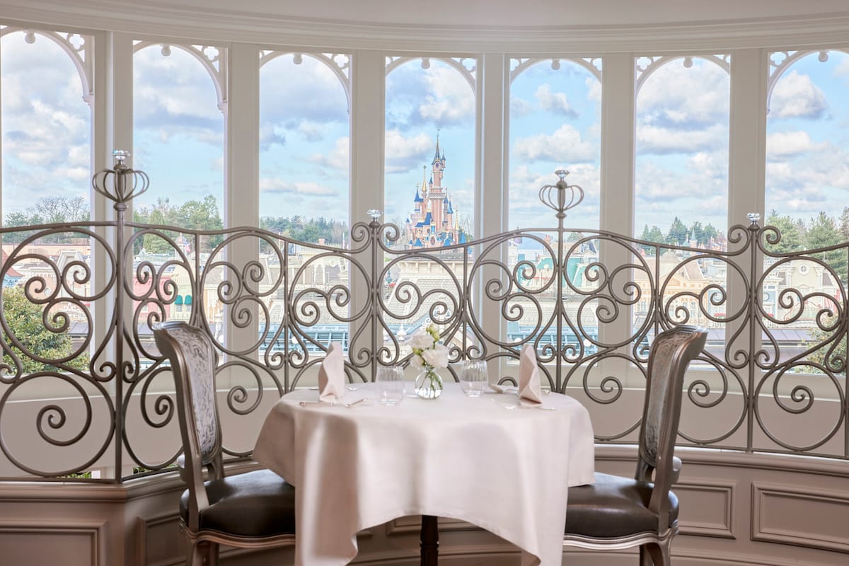 disneyland paris castle club