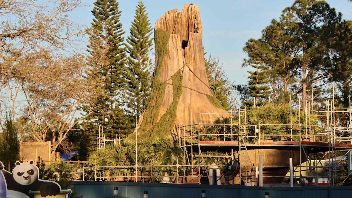 shrek's swamp at dreamworks land, universal