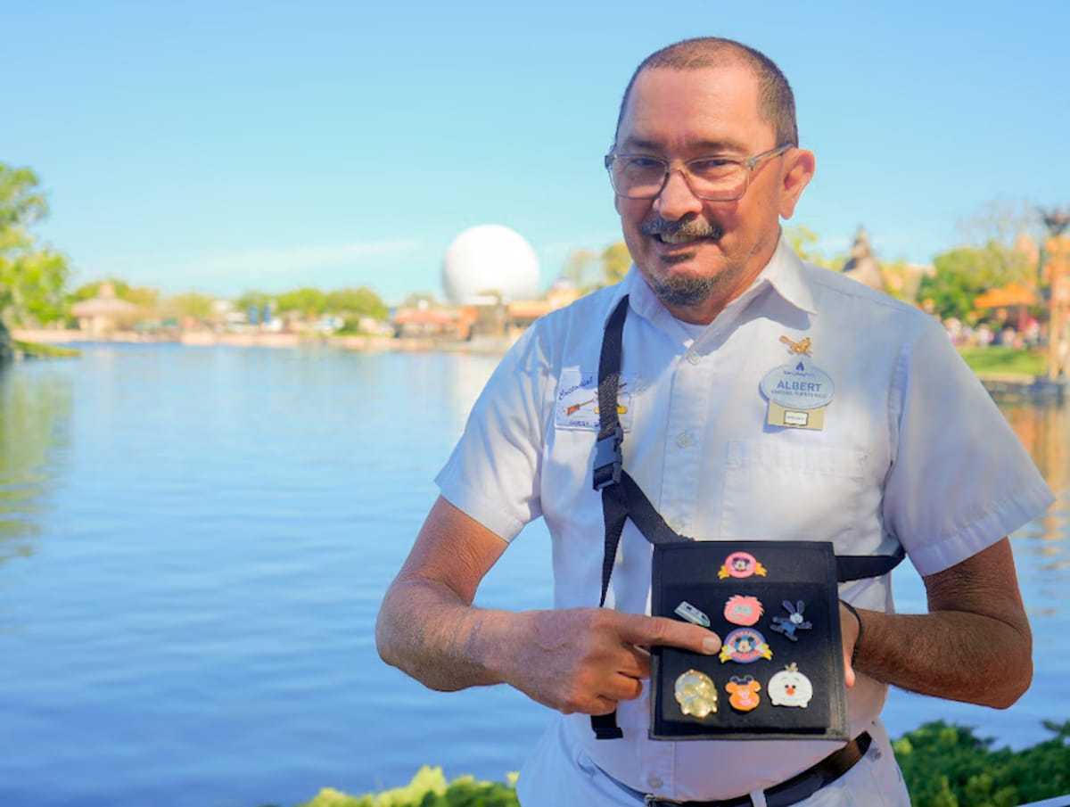 walt disney world, pin trading with cast members