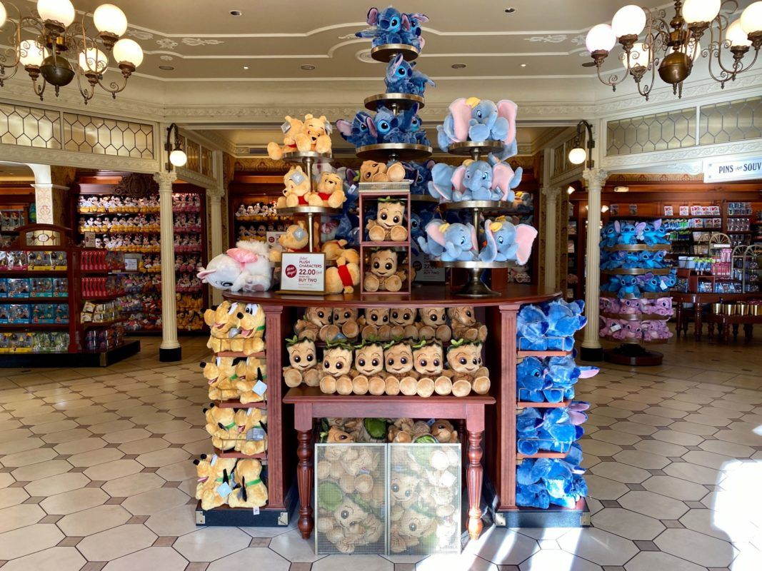 Cast Members Discounts Offer 50% Off Merchandise