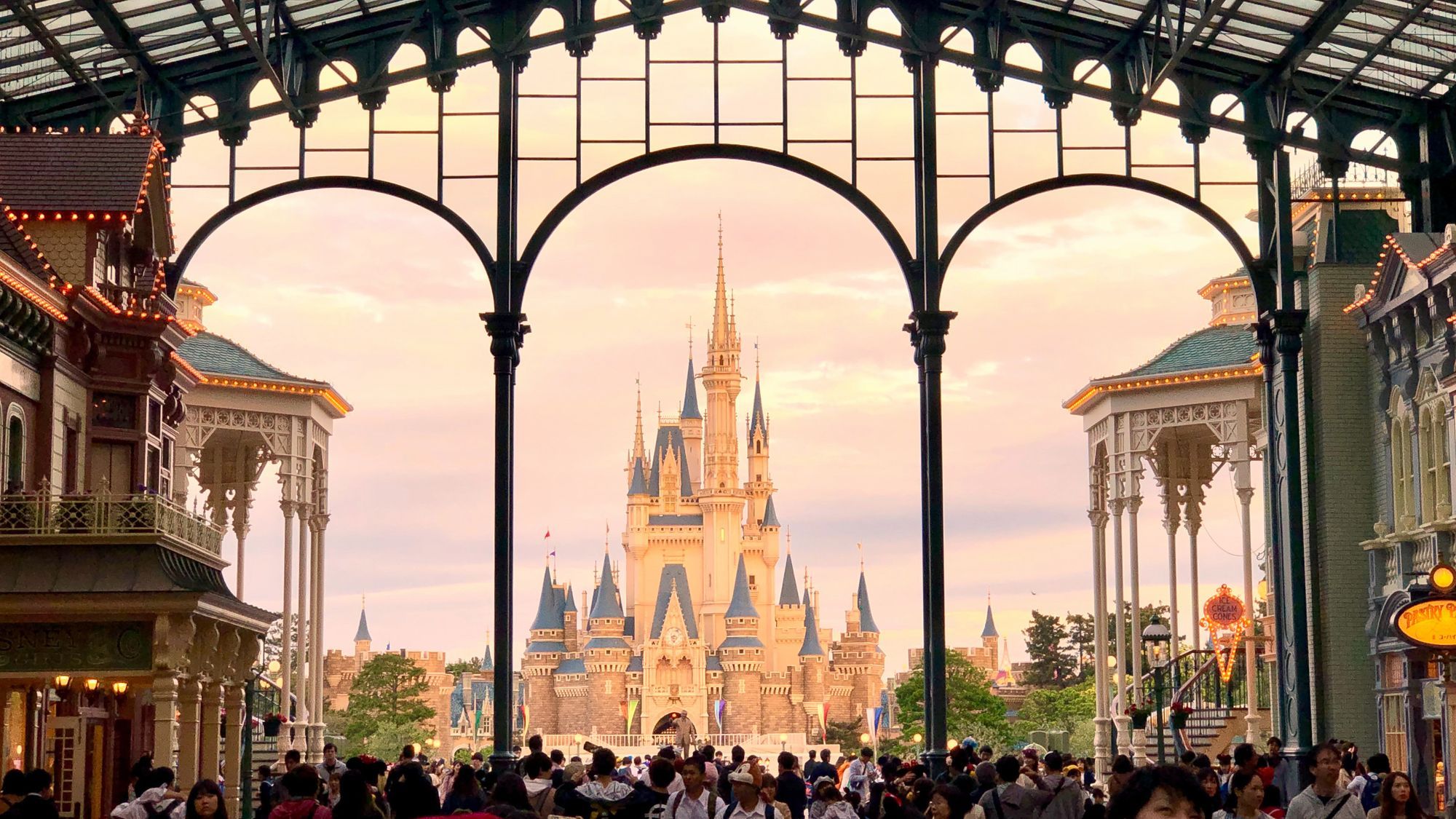 Tokyo Disneyland and Tokyo DisneySea Will Reopen On July 1