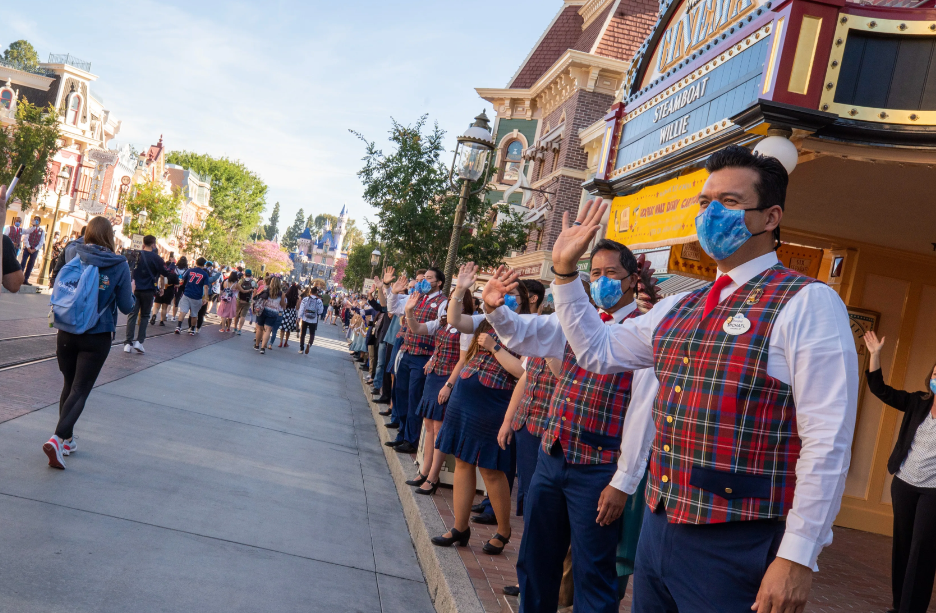 Have You Heard These 16 Disneyland Cast Member Facts?