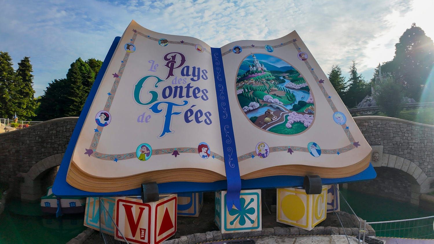 le pays des contes de fees, disneyland paris