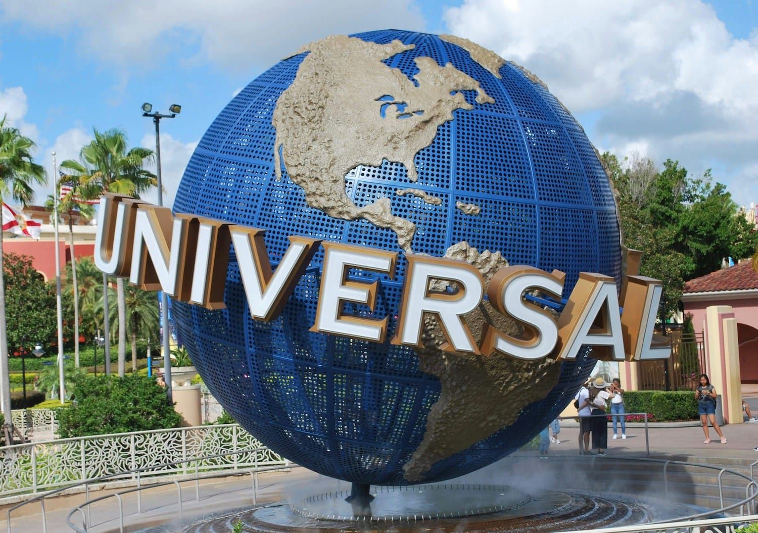 universal globe
