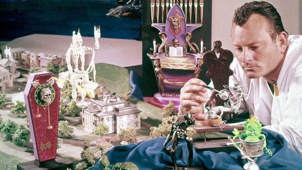 Rolly Crump Talks Haunted Mansion in New Video