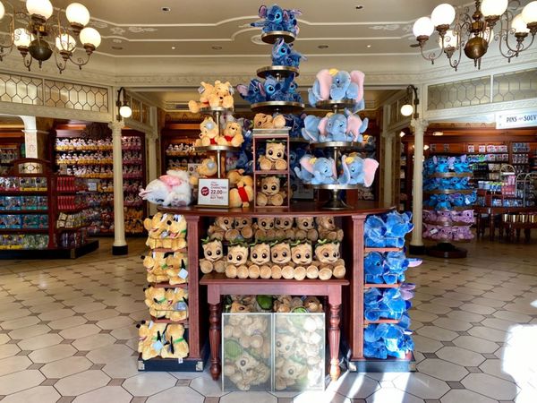 Cast Members Discounts Offer 50% Off Merchandise