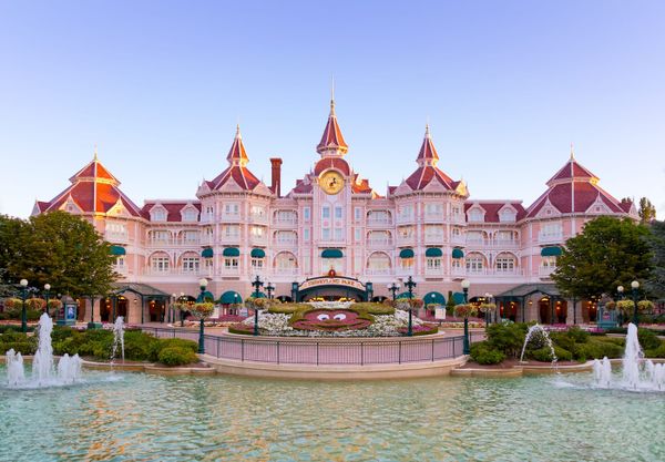 Disneyland Hotel Reopens at Disneyland Paris to a Regal Reception