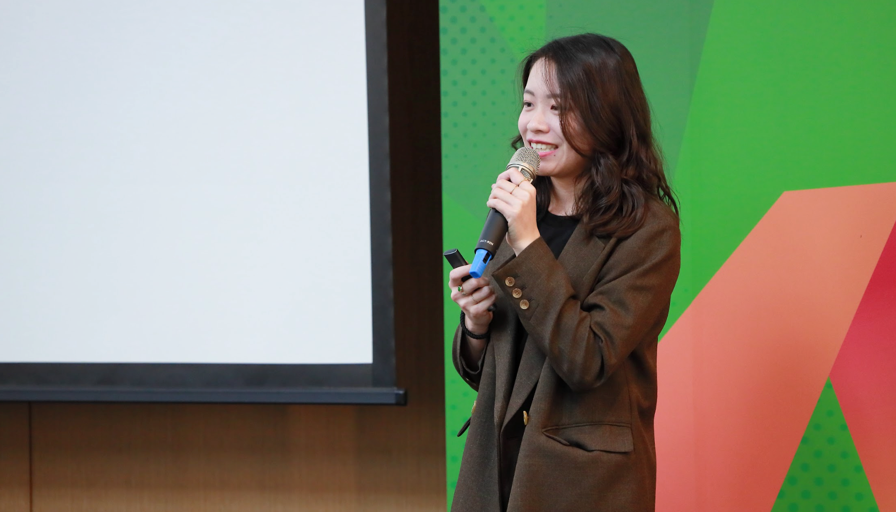 台灣大哥大攜手 LINE 台灣、inline！用 AI 賦能餐飲業：從訂位到營運，全方位升級！