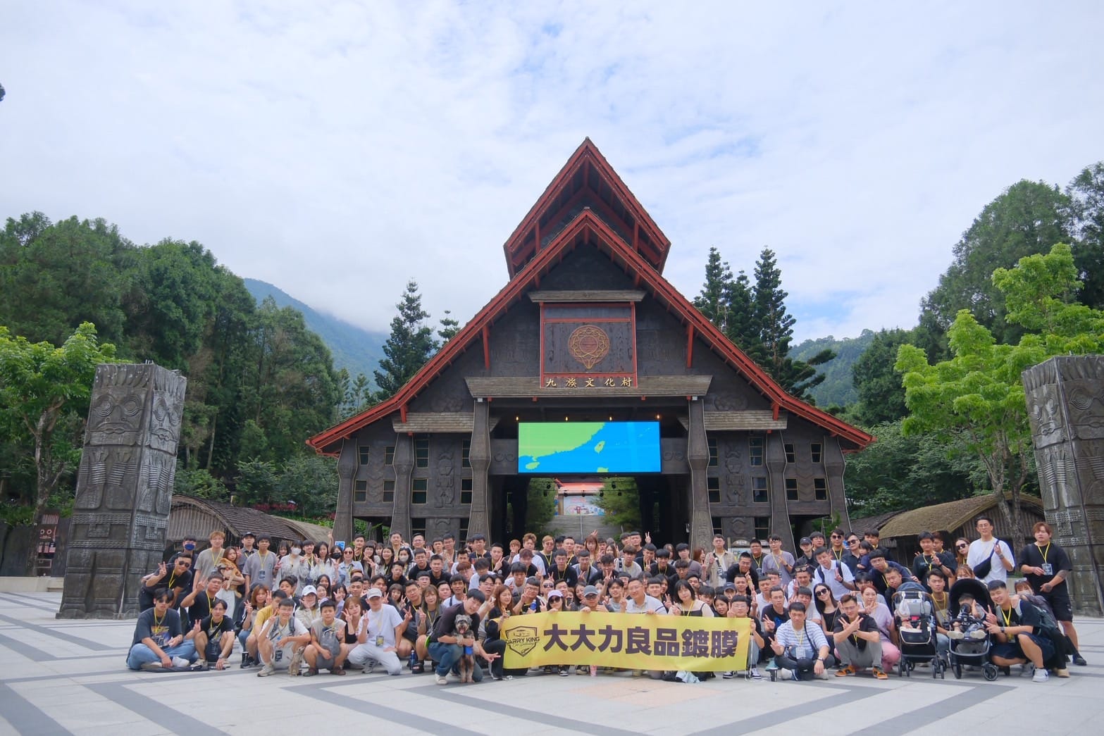 大大力經營的核心理念是「人人有鍍膜」，除了在通話上使用方便的行動市話，也在行銷的各環節付出許多努力，讓每個有鍍膜需求的顧客都能找到他們。