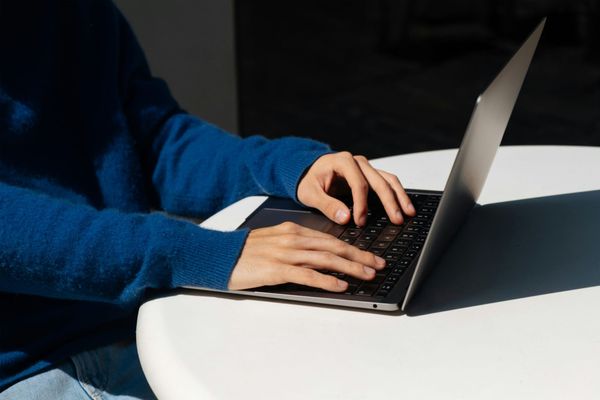 Därför ska du inte ta debatten med rasisterna på Facebook