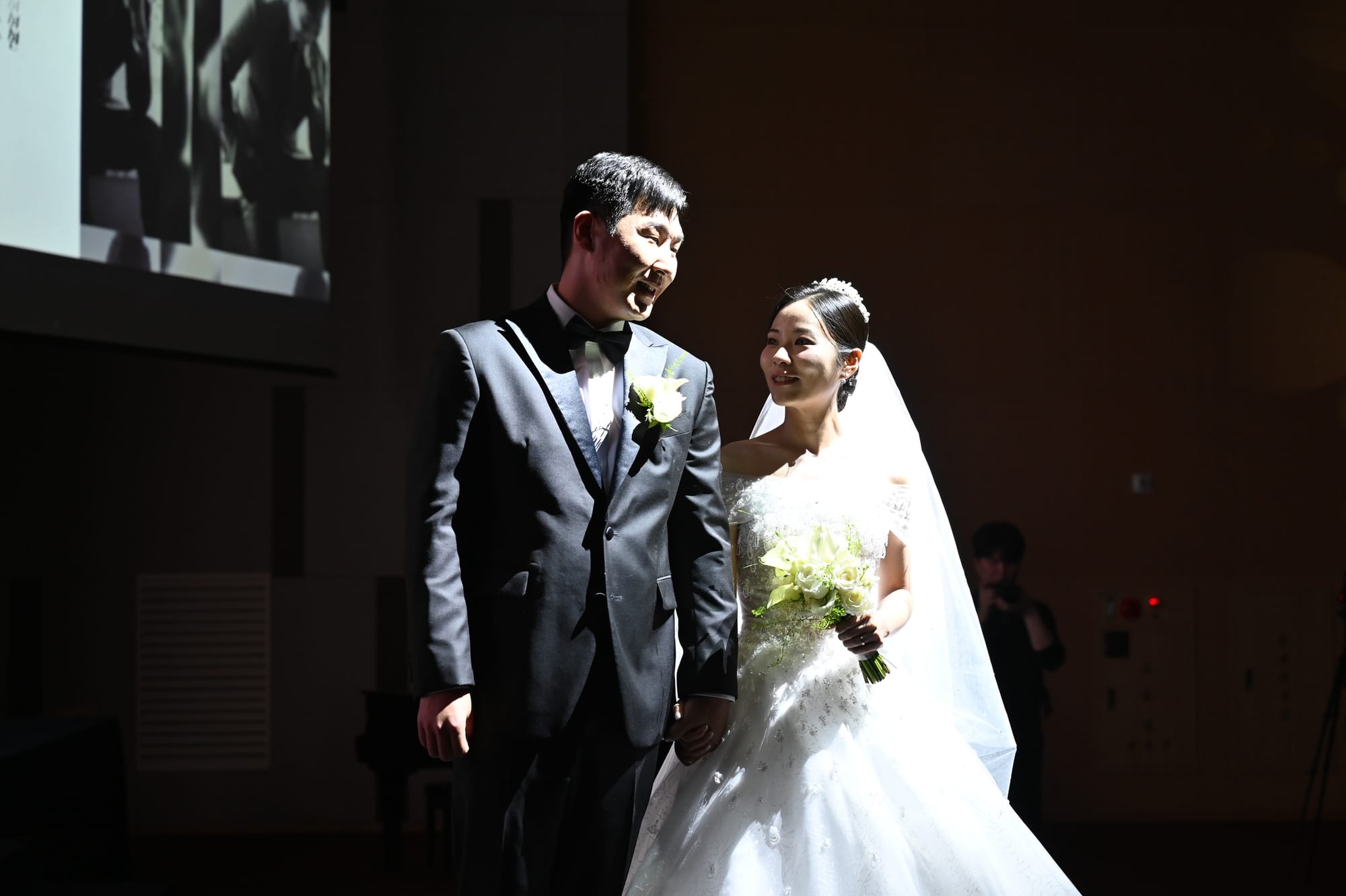 세컨드페이지 음영진 신랑신부 사진