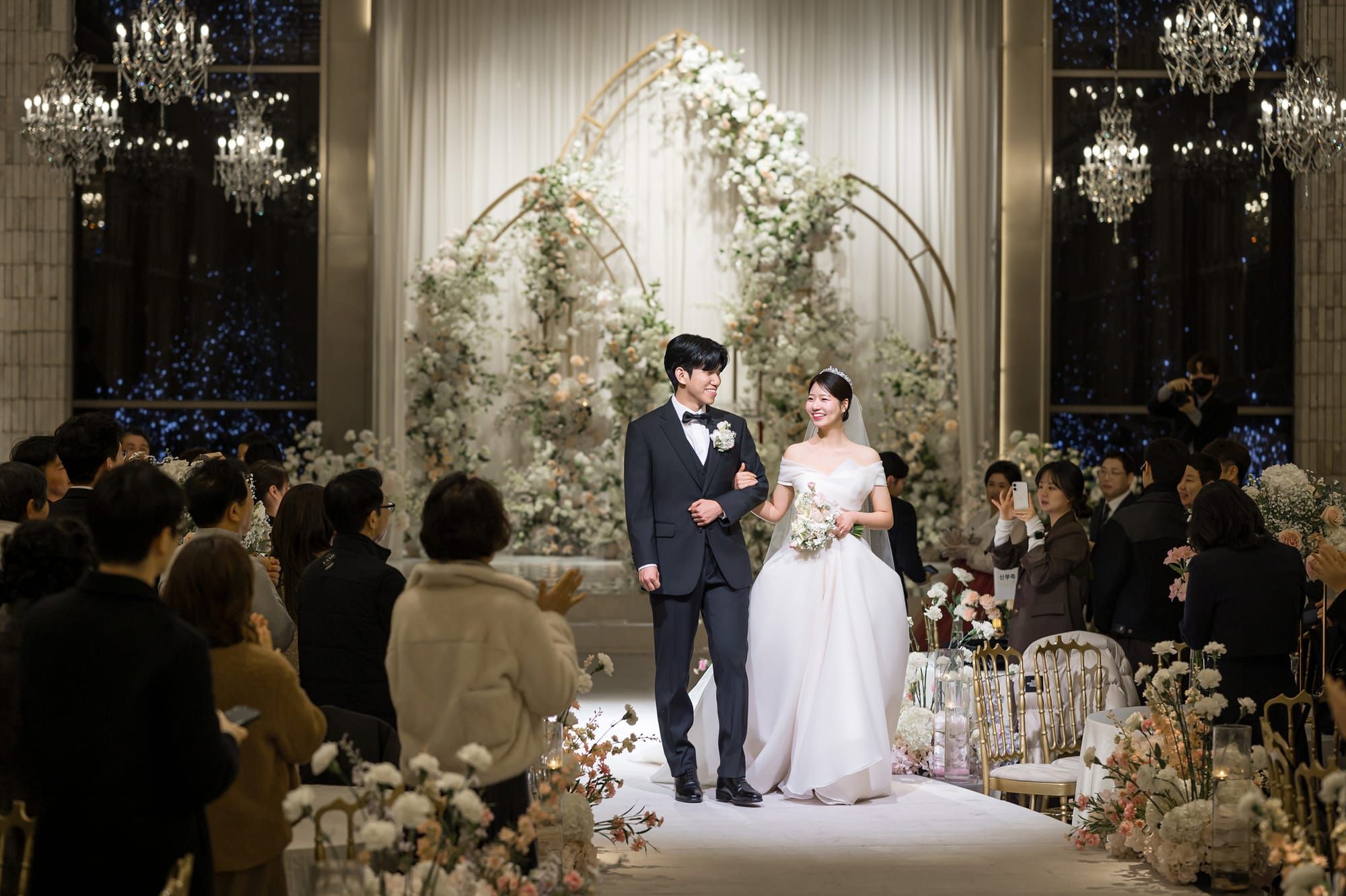 더리버사이드호텔 본식스냅 행진장면