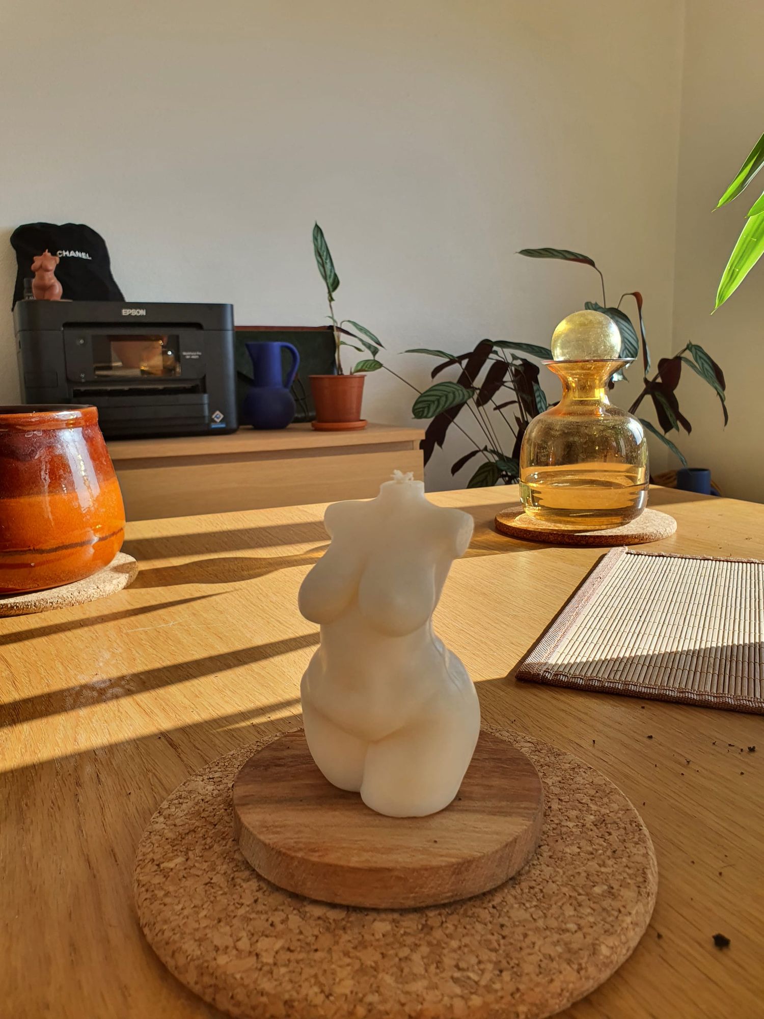 Bougie corps de femme statue. Chez Fassi De Souza. 