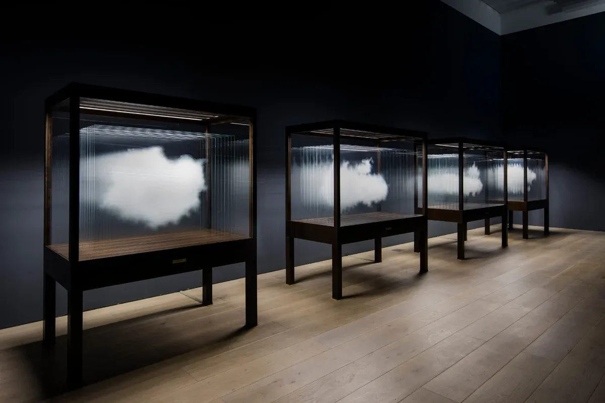 Leandro Erlich. The Cloud. 2018. © photo by Hasegawa Kenta, courtesy Mori Art Museum, Tokyo, Japan.