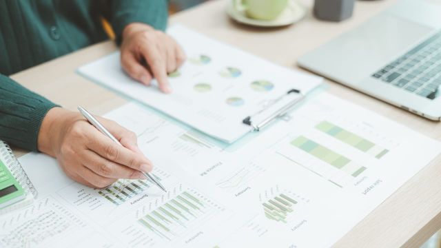 Finance durable : plus de 1 200 milliards d’euros d’investissements recensés depuis 2021