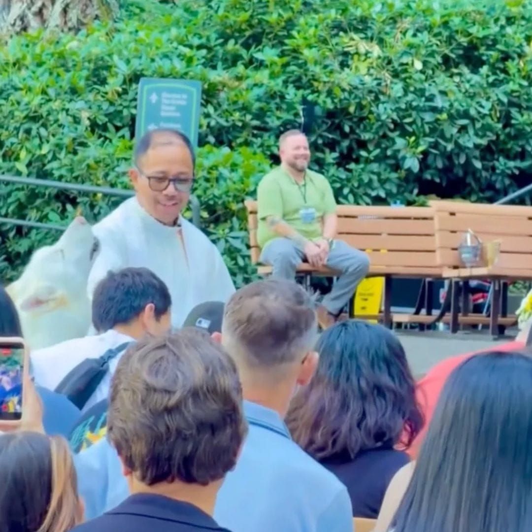 "HaleAWOOOOOyah!:" Husky Goes Viral After Joining Mass Choir