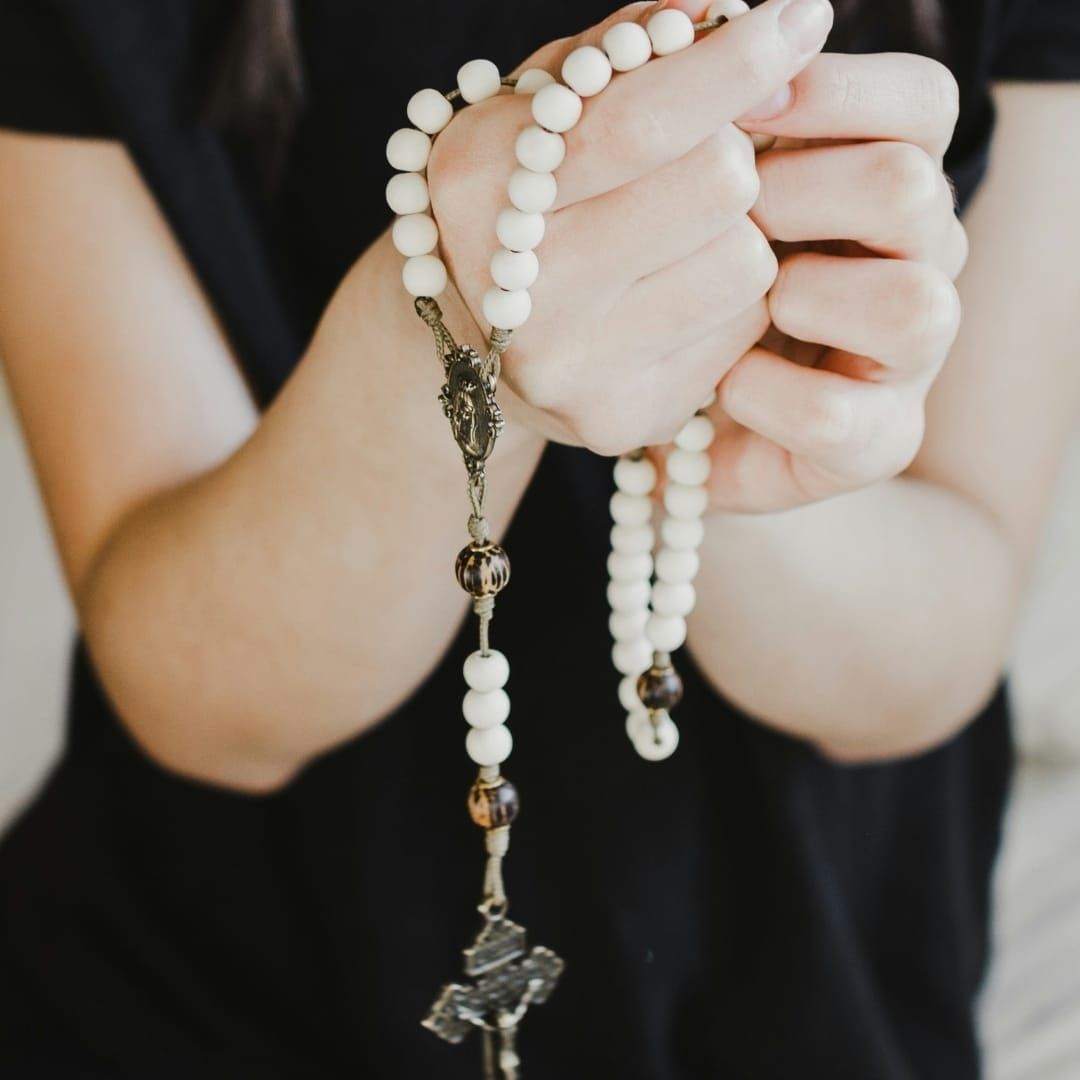 7 Ideas for Praying the Rosary Every Day—Even When You Don’t Have Time