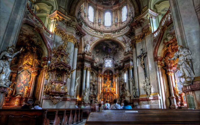 21 Mesmerizing Photos of the World's Most Beautiful Churches