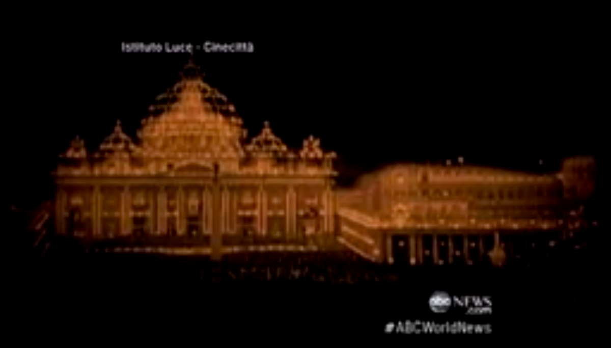 St. Peter's Square Used to Be Lit with 1000s of Candles Every Christmas!