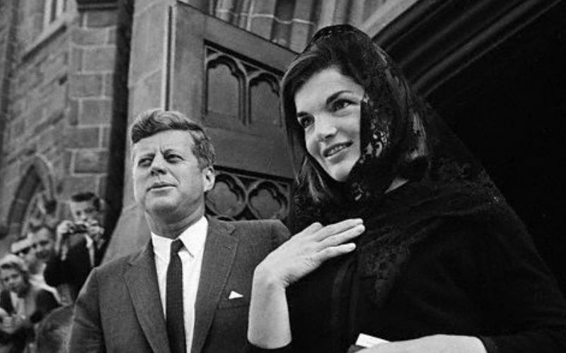 This New Agey Feminist Tried a Chapel Veil at the TLM - And Loved It