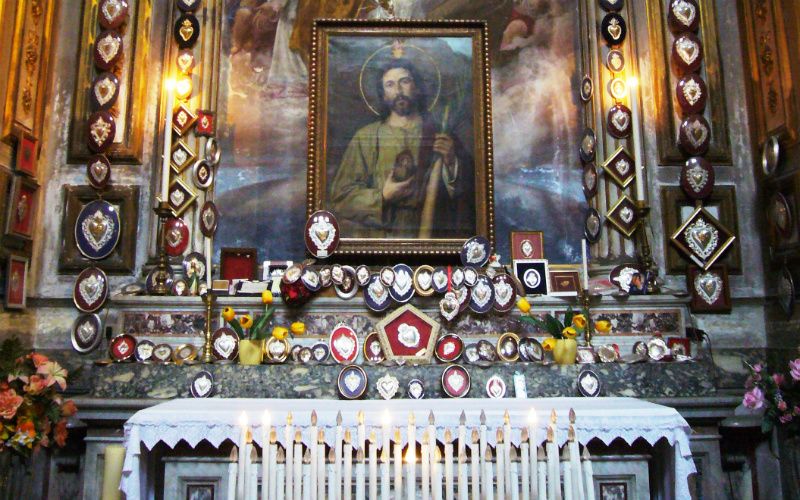 This Beautiful Roman Church Holds the Hearts of 25 Popes - Literally